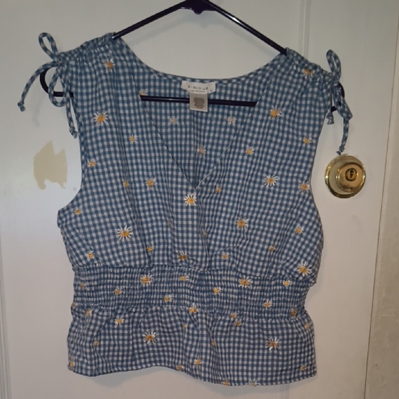 KIRIOUS LOS ANGELES Tops - NWT Kirious | Stylish Blue Gingham Blouse with Floral Design